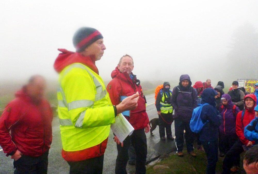 3 minibuses, 2 landrovers and a control vehicle : Templer Way 2018 a personal view