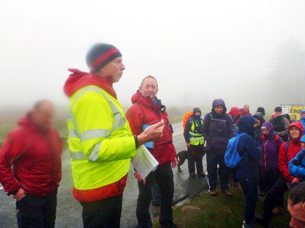 3 minibuses, 2 landrovers and a control vehicle : Templer Way 2018 a personal view